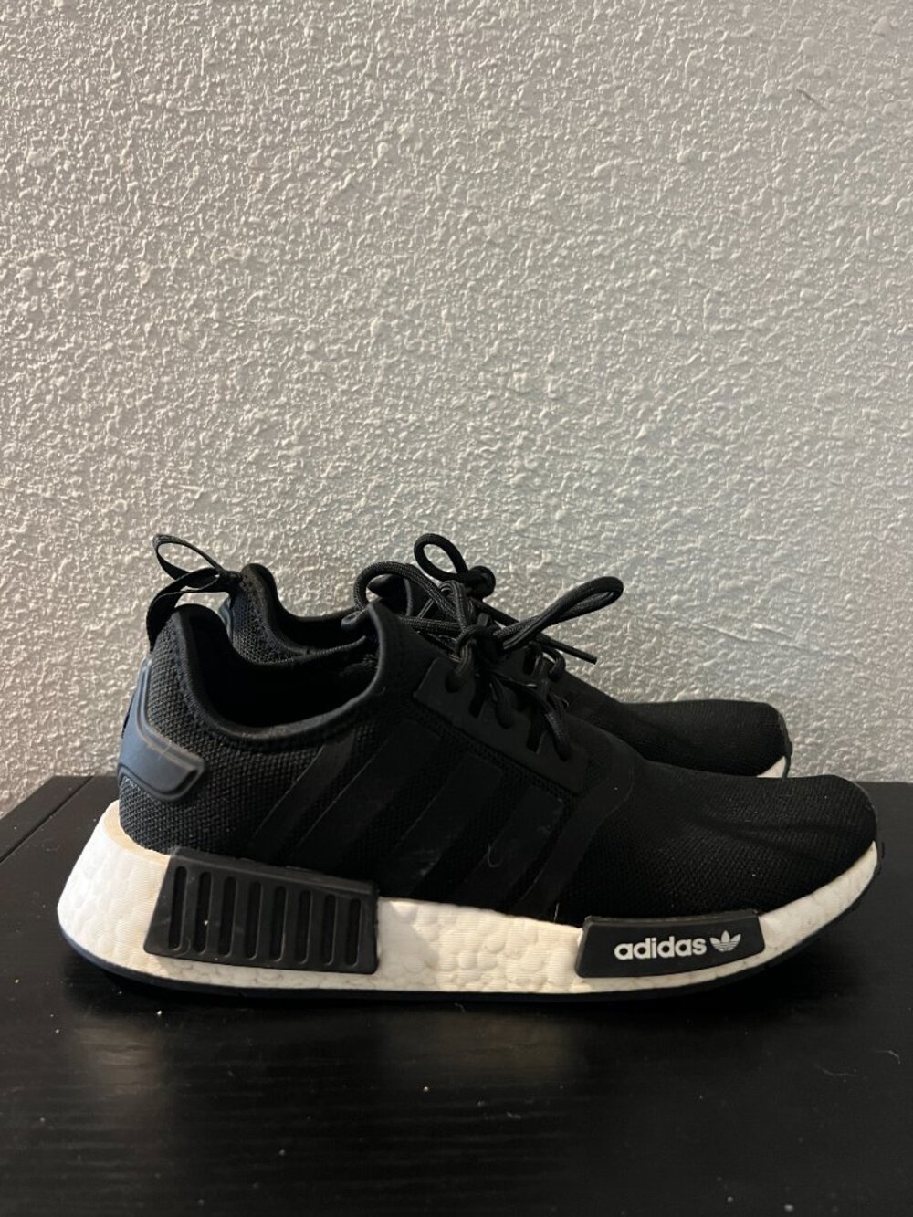 ADIDAS NMD R1